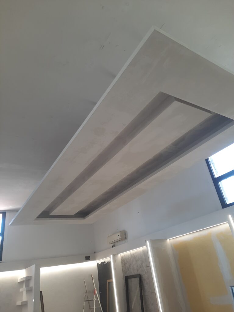ALCUNI DEI NOSTRI LAVORI Controsoffitti a sbalzo