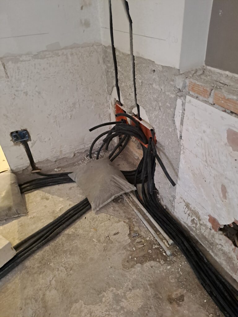 ALCUNI DEI NOSTRI LAVORI Impianti elettrici