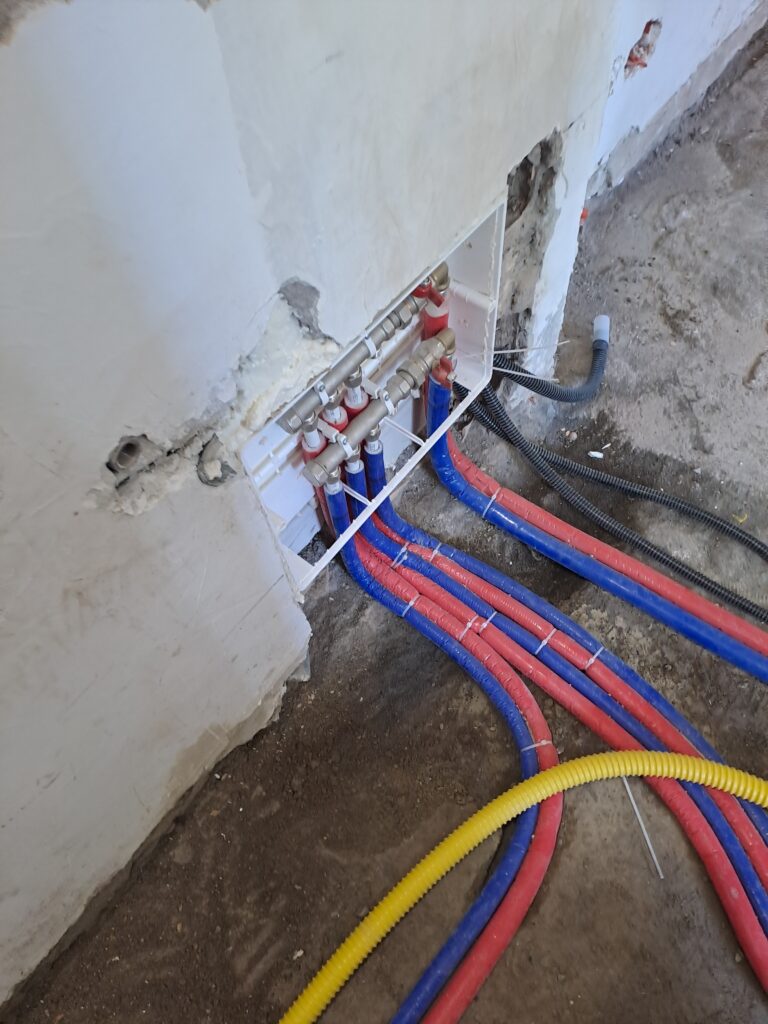 IMPIANTI IDRAULICI, TERMICI E GAS A ROMA Centralina idrico di comando