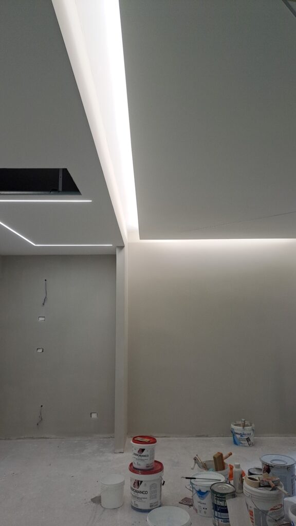 ALCUNI DEI NOSTRI LAVORI controsoffitto con strip led